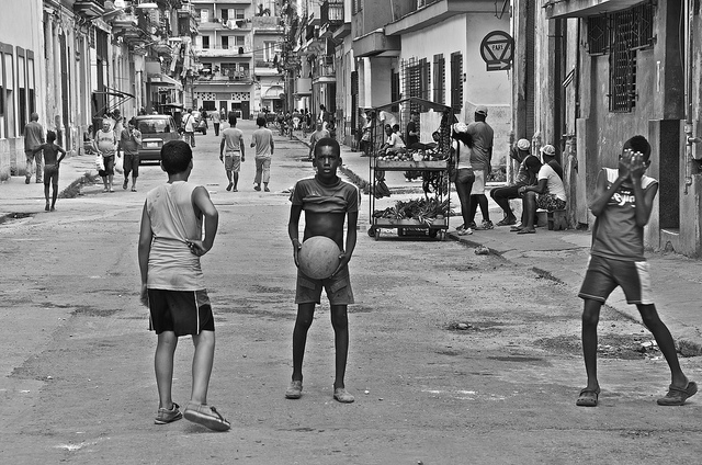 La pelota es mía y juegas cuando yo quiero