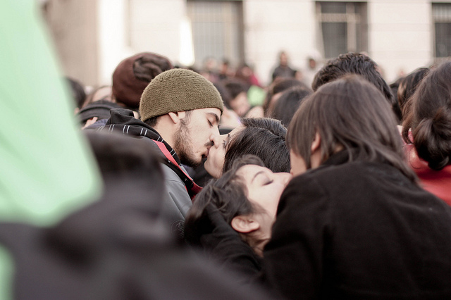 ¿Besas tu camiseta pero que pague otro?