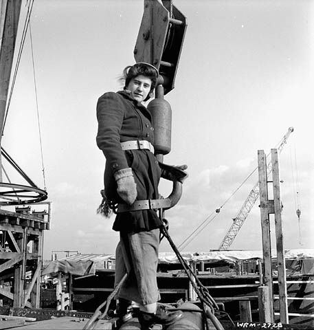 ¿Aún catalogamos por machorras y afeminados?