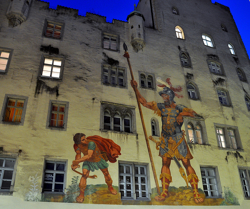 ¿Te sientes un enano ante un gigante?